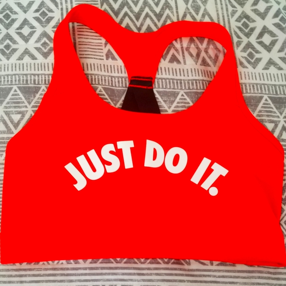 NIKE SPORTS BRA